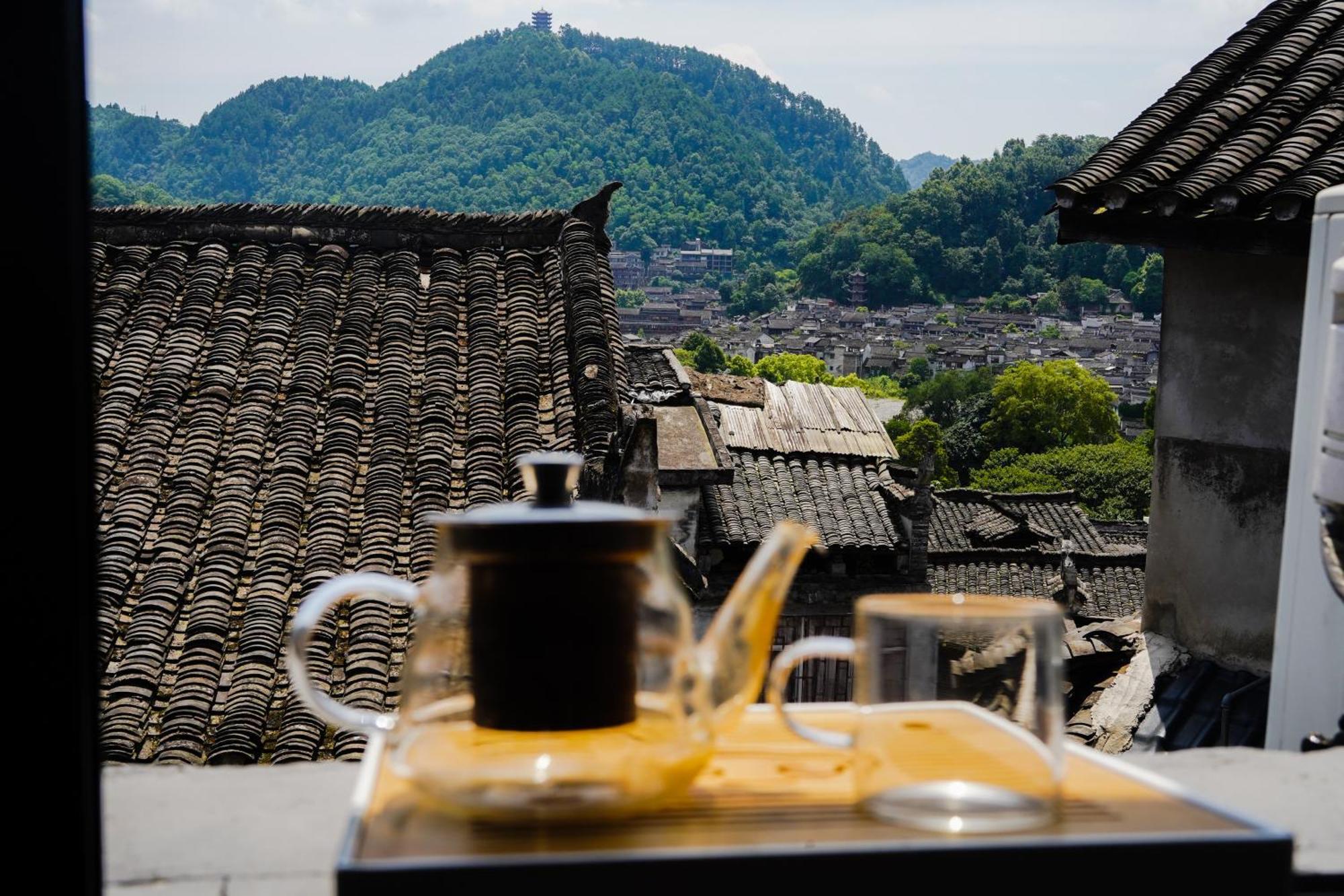 Yun 起 Iju 庭院 观 Jing 民宿 Hotel Fenghuang Szoba fotó